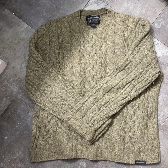 UNISEX Abercrombie& Fitch wool cable knit sweaterOff theRack tried onA few times - Picture 1 of 3